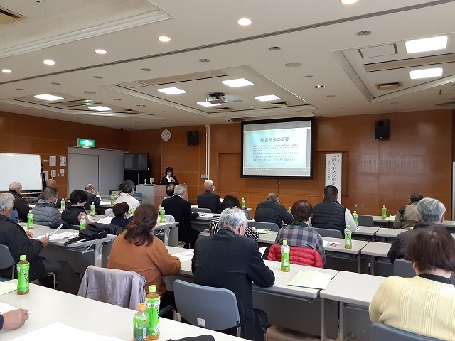 宮崎県身体障害者団体連合会の研修会で講演する会員の写真