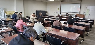 あしたば家族会の学習会の様子